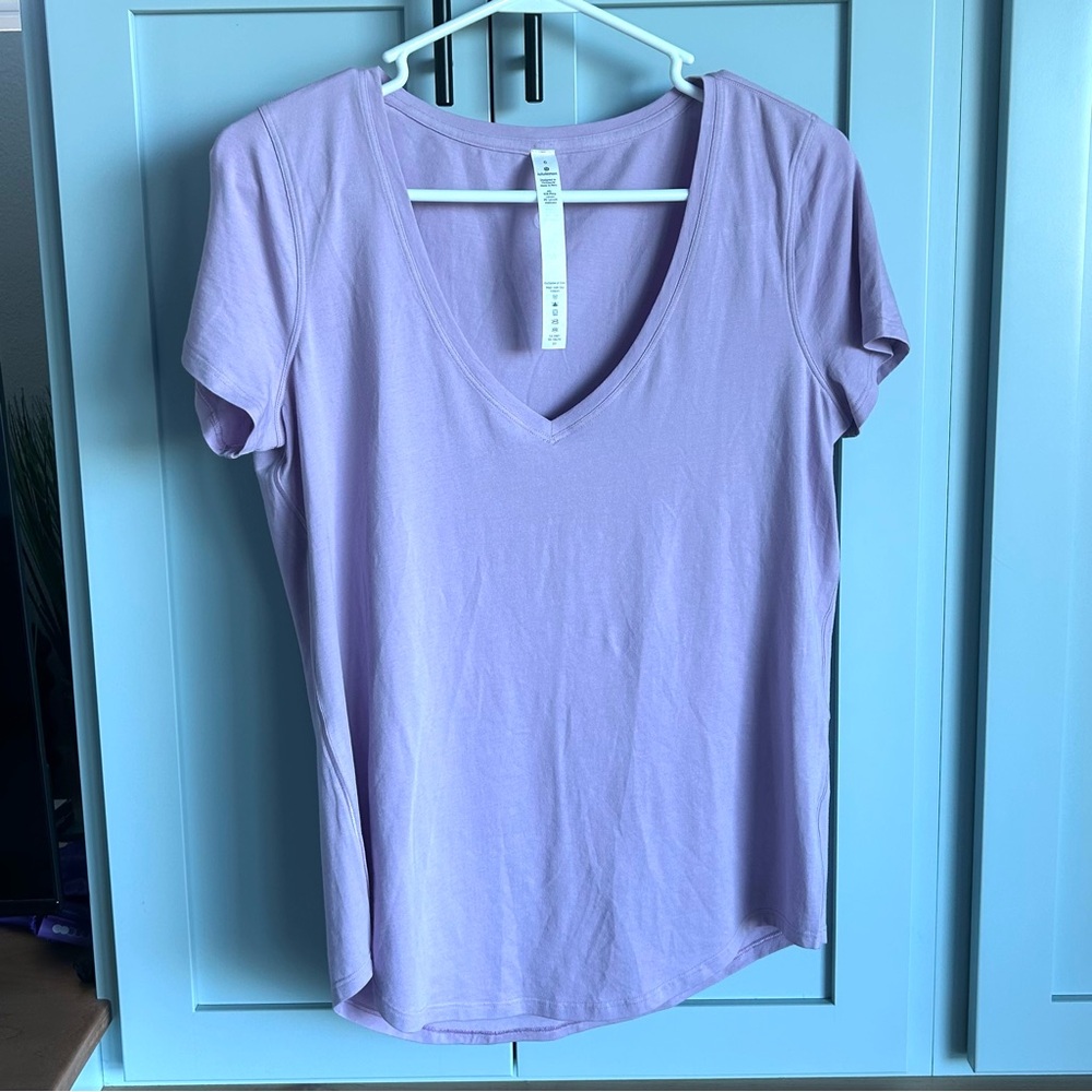 lululemon athletica Light Purple V-Neck Tee NWOT